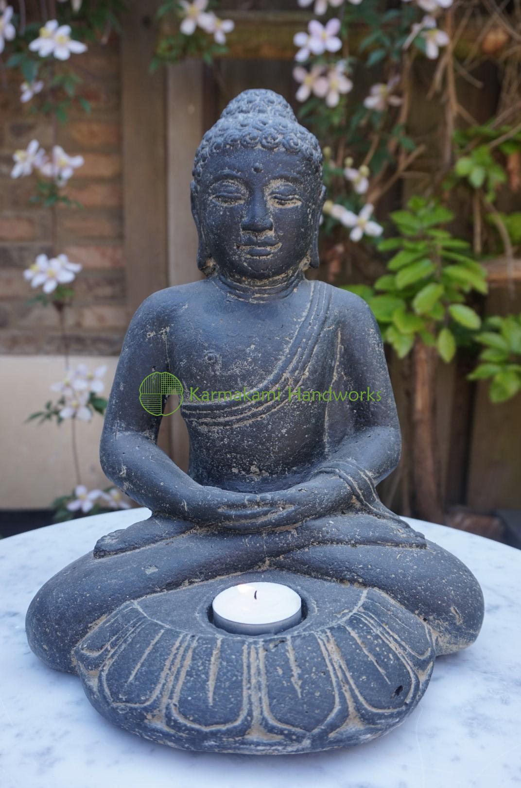 Buddha mit Teelicht – Steinguss – 30 cm