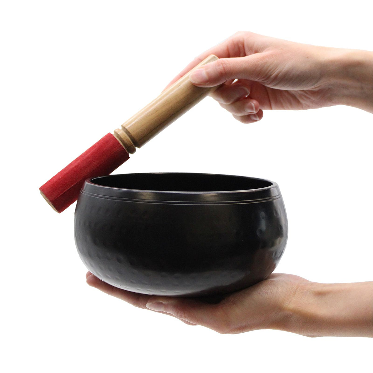 Klangschale – schwarz gehämmert – 18 cm