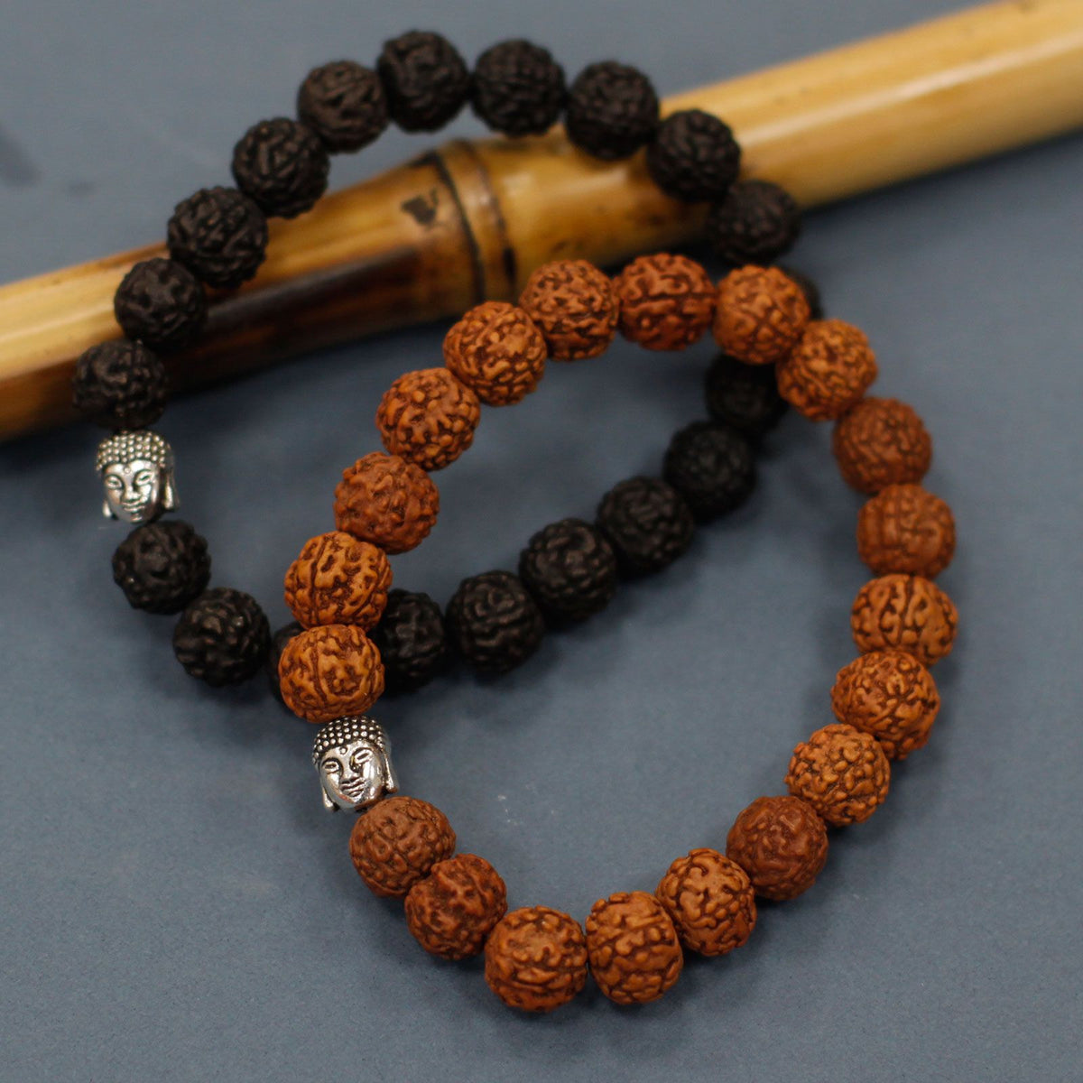 Rudraksha-Armreif Mala mit Buddha – Dunkel