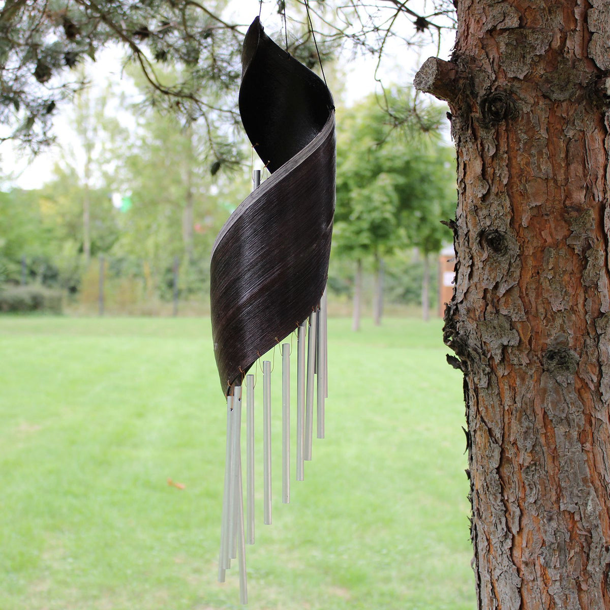Windspiel aus Kokosblatt – Schokobraun