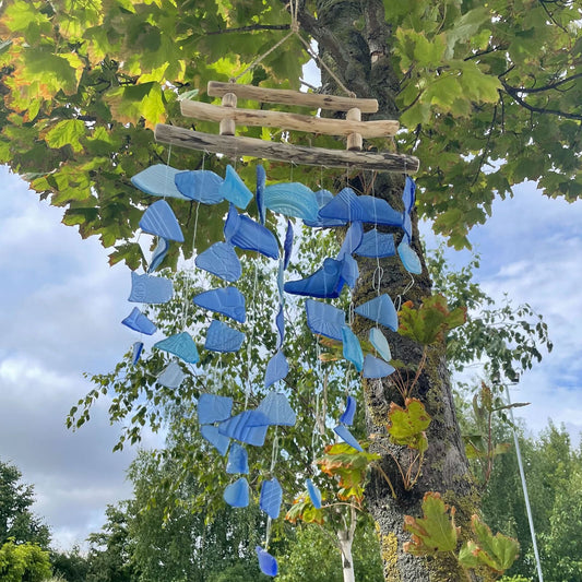 Windspiel aus Recyclingglas – Drei Stäbe Blau