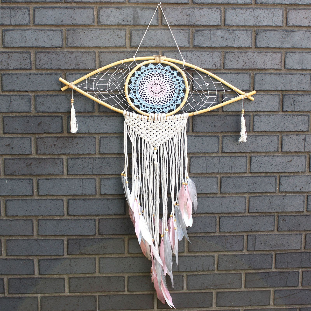 Traumfänger Makramee groß – Auge – Blau/Weiß/Rosa