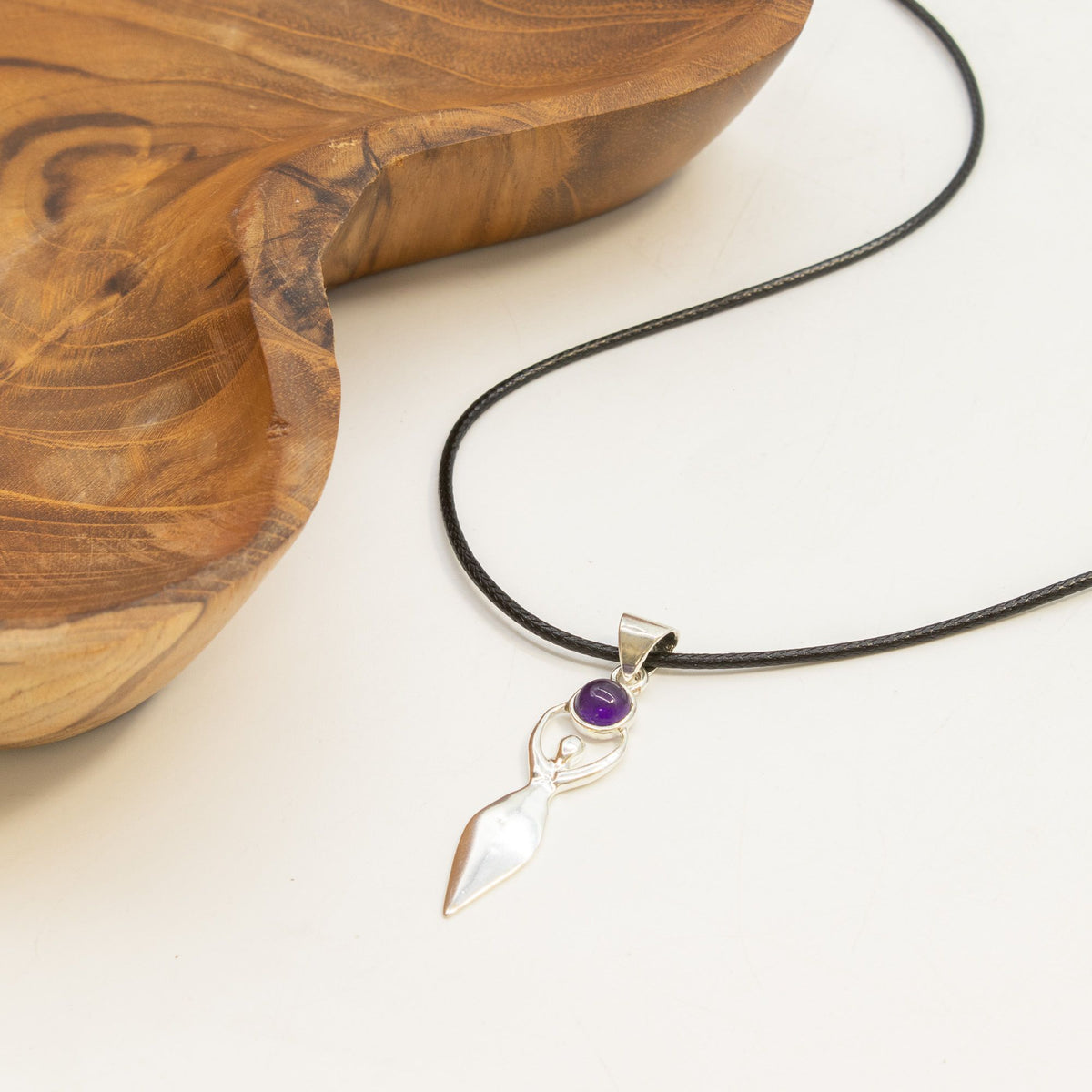Anhänger – Devotional versilbert Kordel – Göttin Amethyst