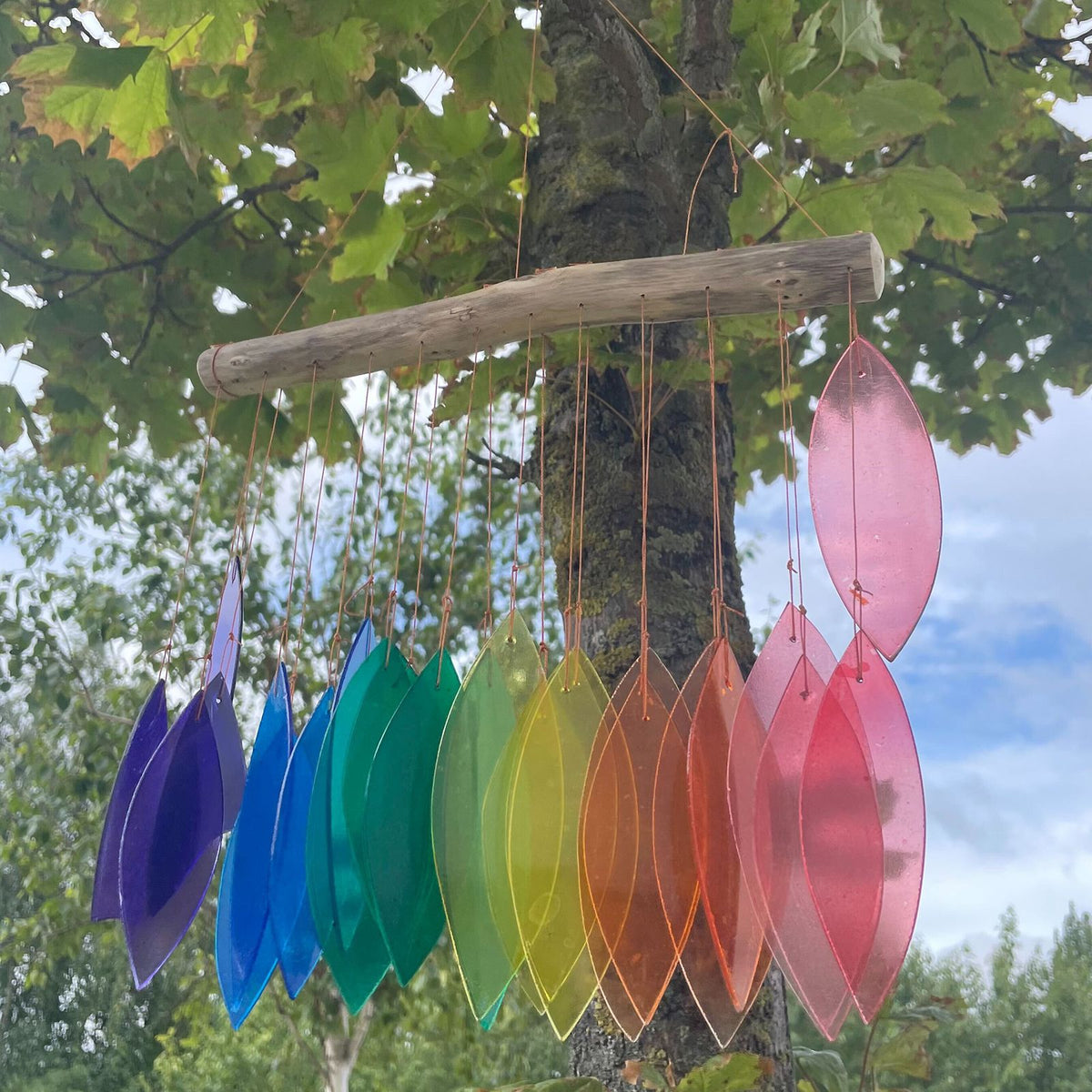 Windspiel aus Recyclingglas – Regenbogen