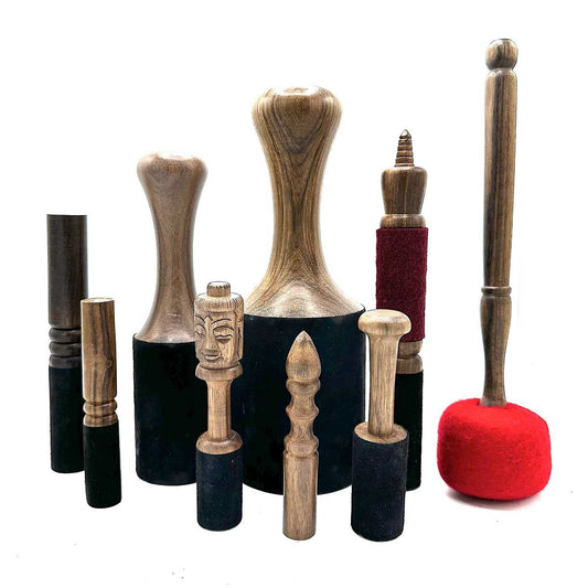 Klöppel – Holz Namaste geschnitzt – 14 cm