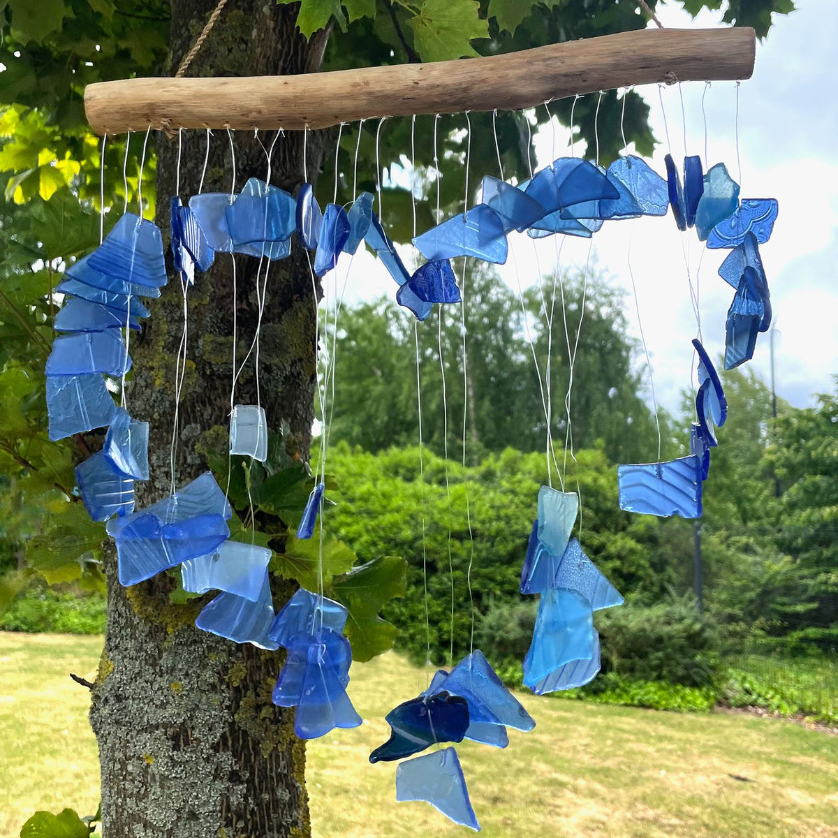 Windspiel aus Recyclingglas – Blaues Herz