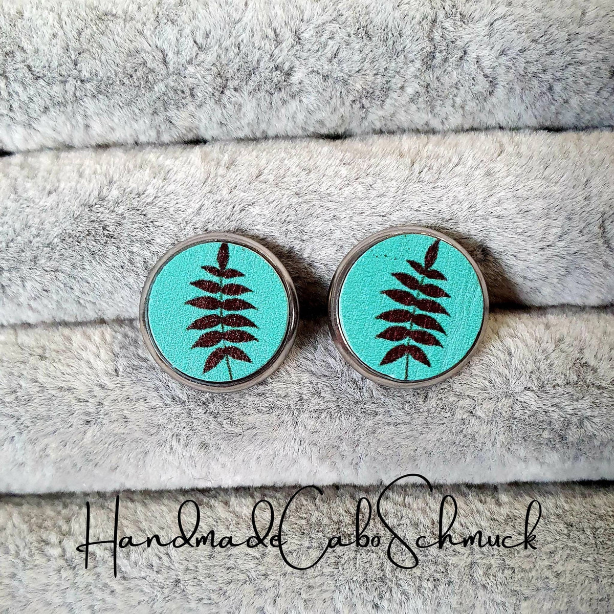 Ohrringe „Holzcabochon Erde Leuchtturm Farn“ – 12 mm