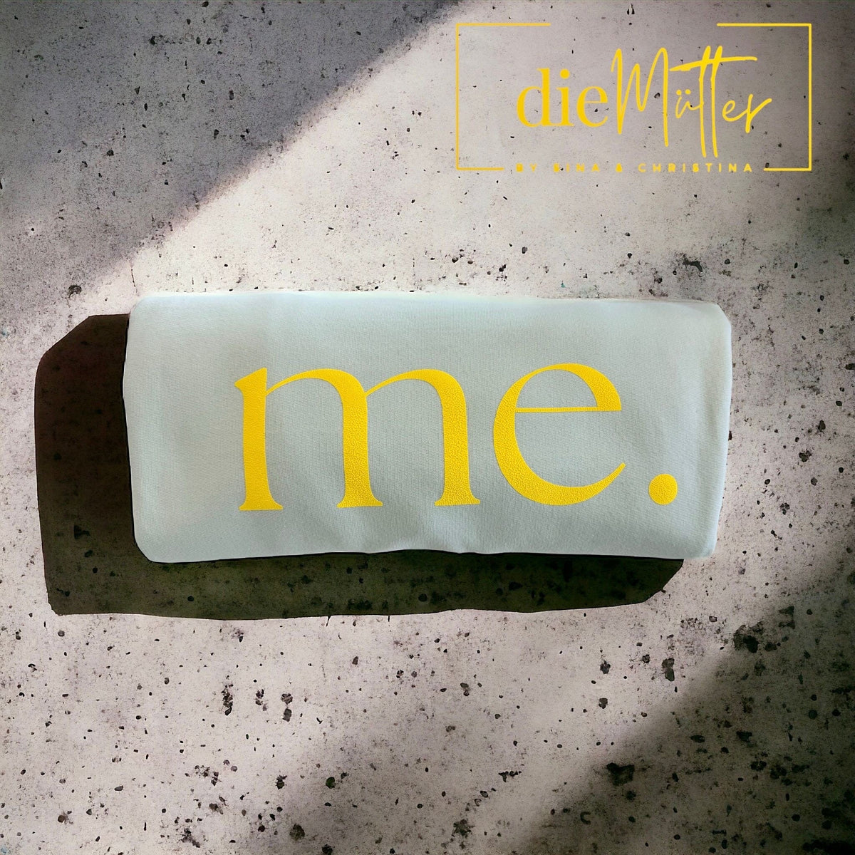 Statement-Sweatshirt „me.“ – Mint & Neongelb