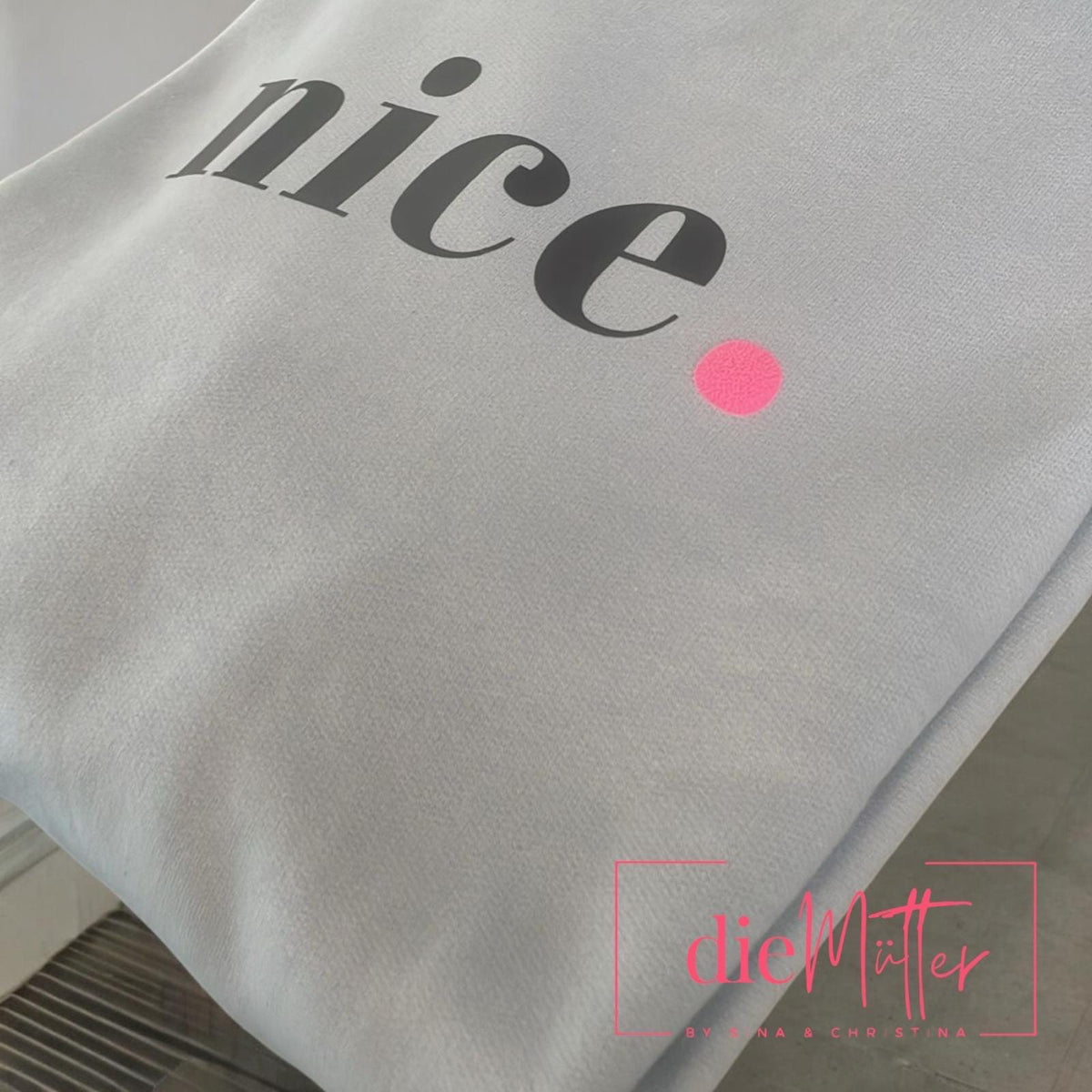 Statement-Sweatshirt „nice.“