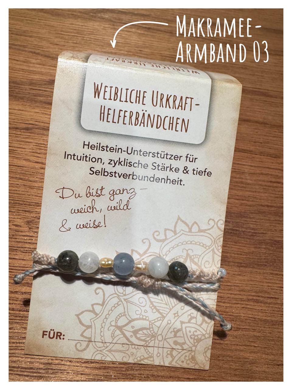 Helferbändchen® Weibliche Urkraft – Edelsteinschmuck mit Regenbogenmondstein, Labradorit und Aquamarin