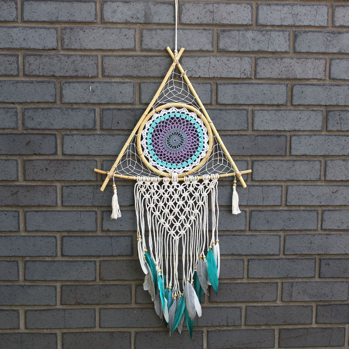 Traumfänger Makramee groß – Pyramide – Weiß/Türkis