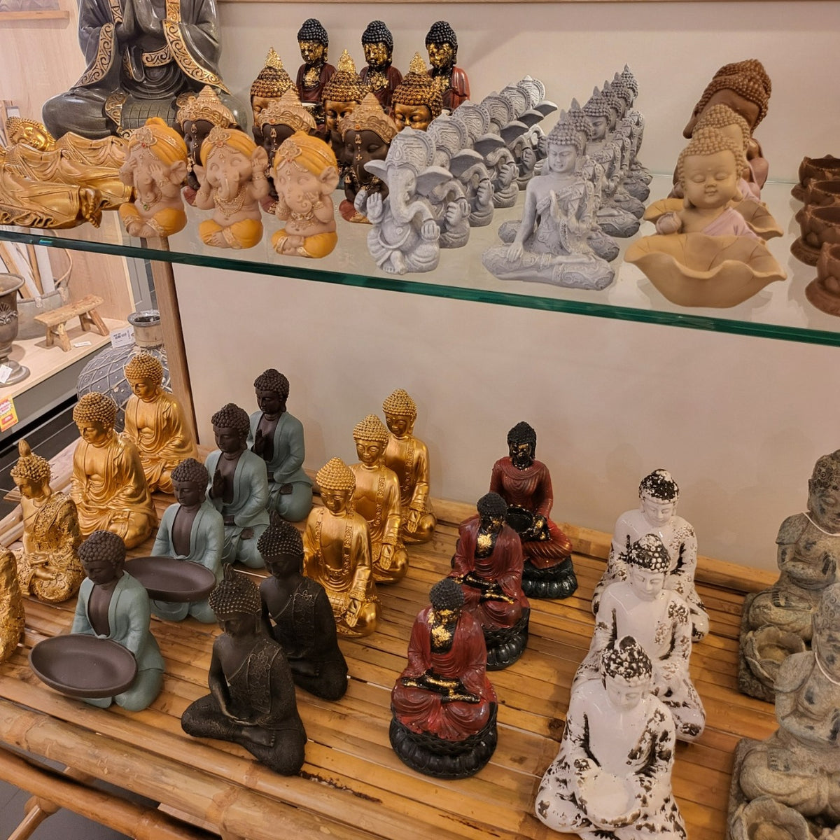 Figuren aus Asien