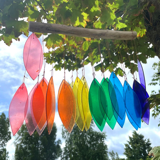 Windspiel aus Recyclingglas – Regenbogen