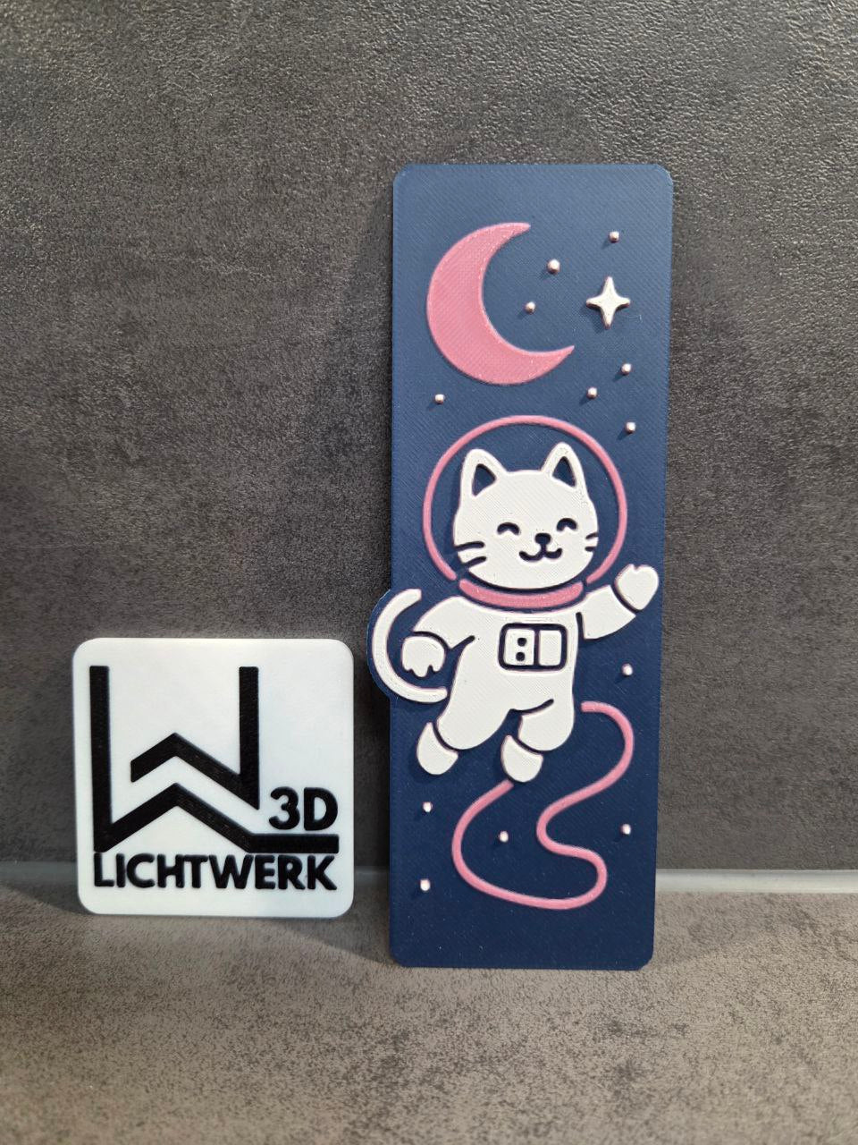 Lesezeichen „Tier-Astronaut im All“ – mit glitzernder Sternenrückseite