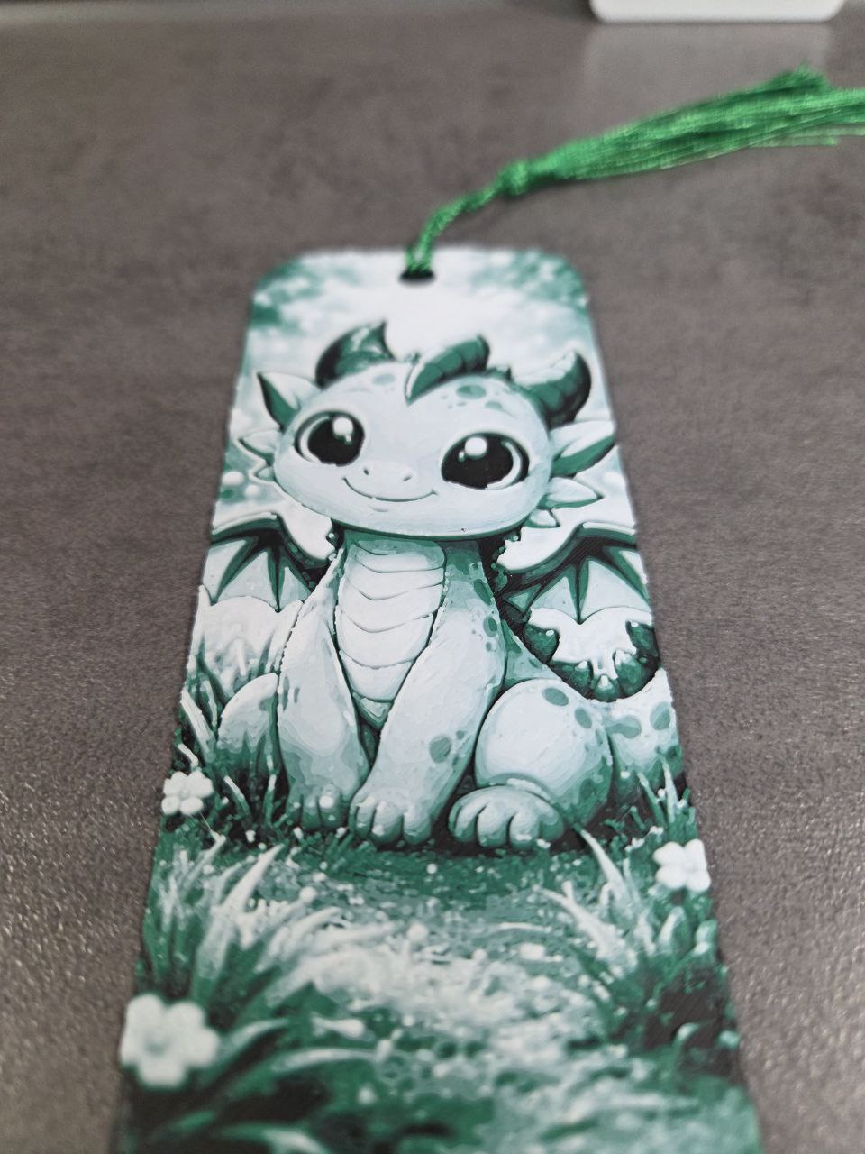3D-gedrucktes Lesezeichen „Süßer Fantasy-Drache in grün“