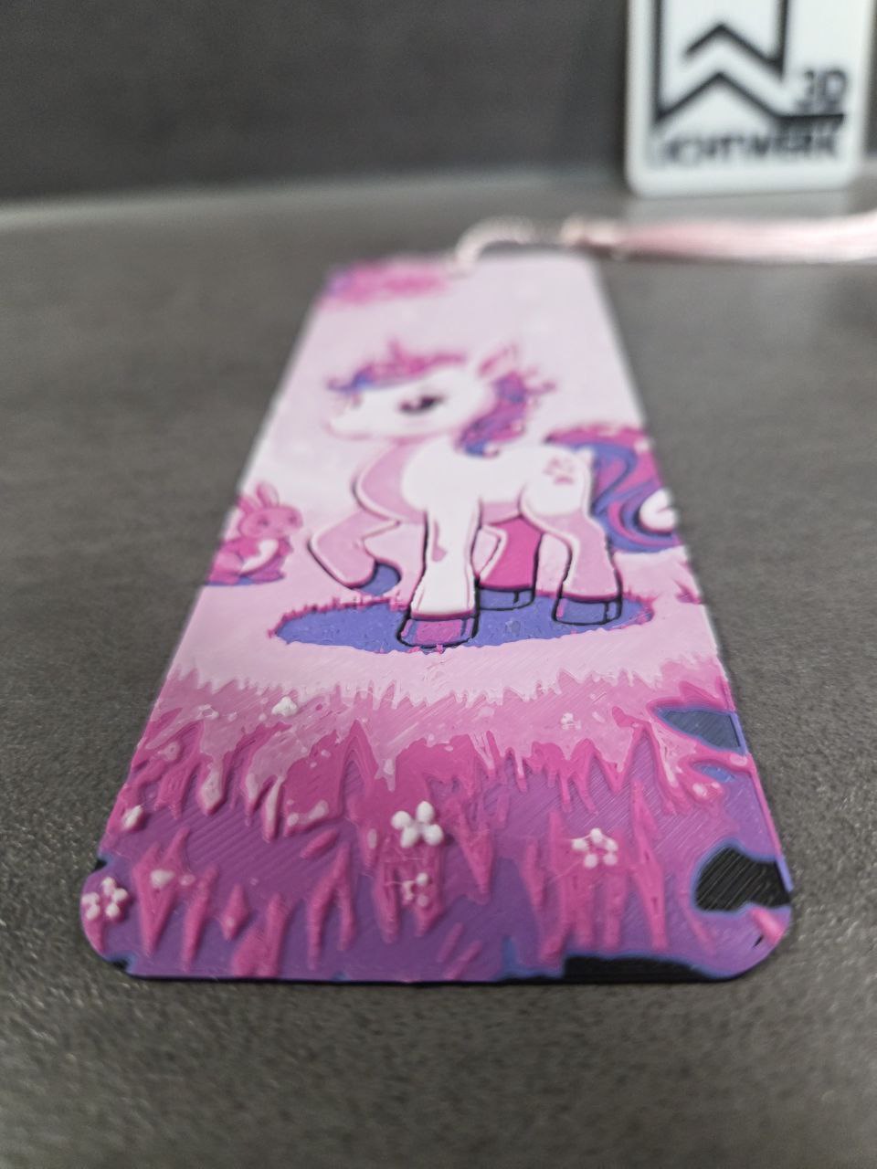 3D-gedrucktes Lesezeichen „Süßes Einhorn“ – in traumhaften Lila- & Pinktönen