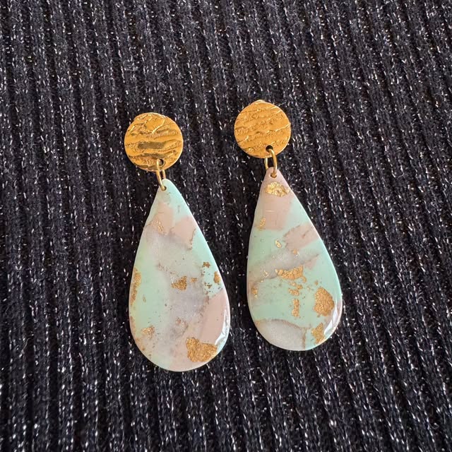 Tropfen mit Goldstecker