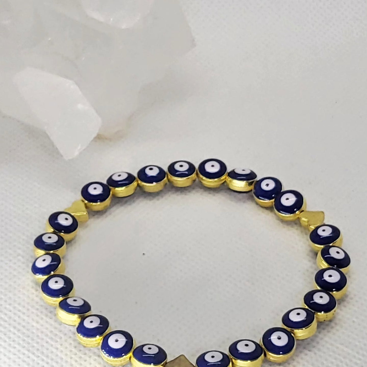 Armband mit Augen-Perlen