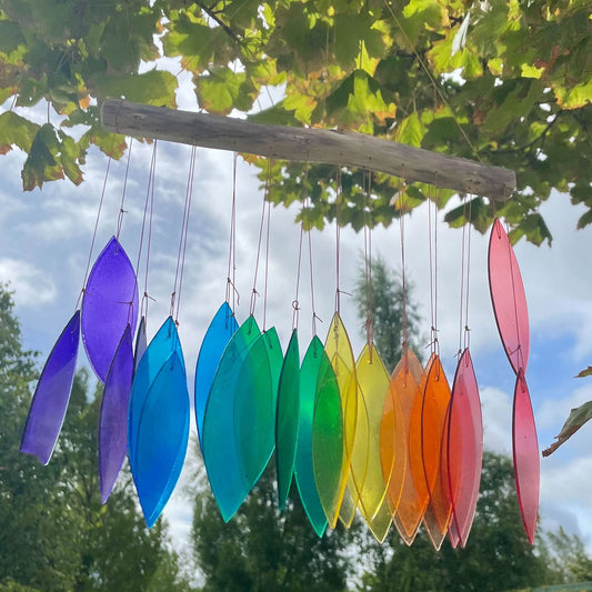 Windspiel aus Recyclingglas – Regenbogen