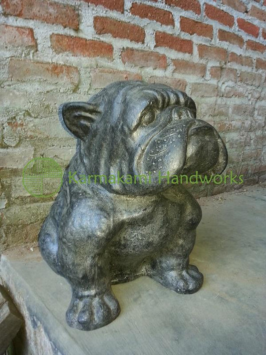 Bulldogge sitzend – Steinguss – 30 cm