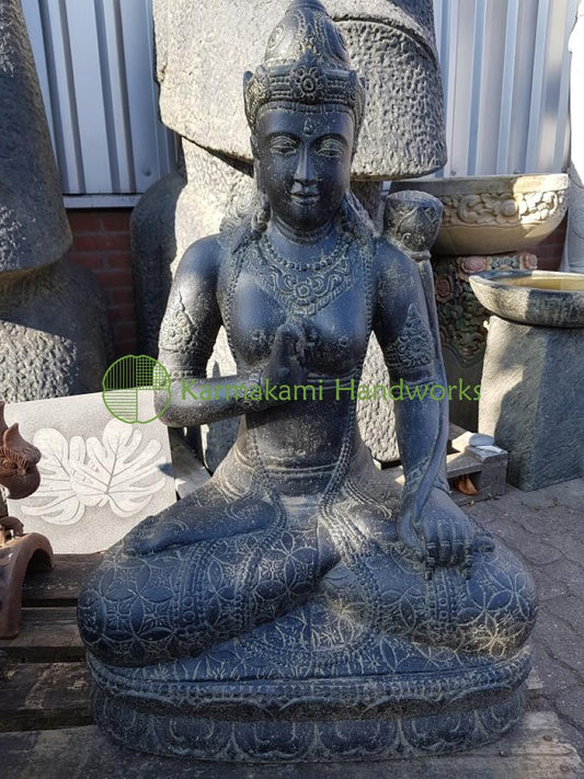 Dewi Tara auf Lotus – Steinguss – 100 cm
