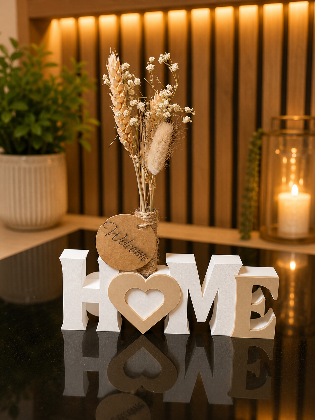Schriftzug Home – Weiß/Beige