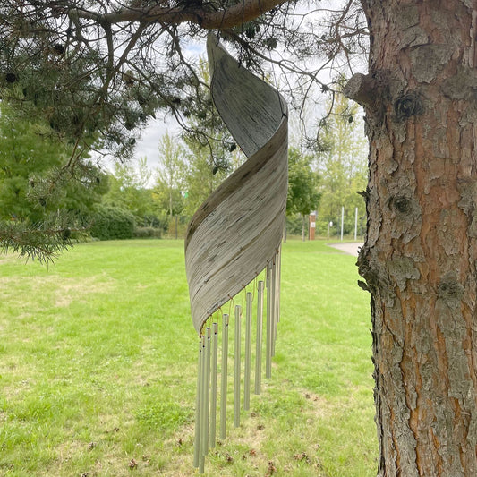Windspiel aus Kokosblatt – Whitewash