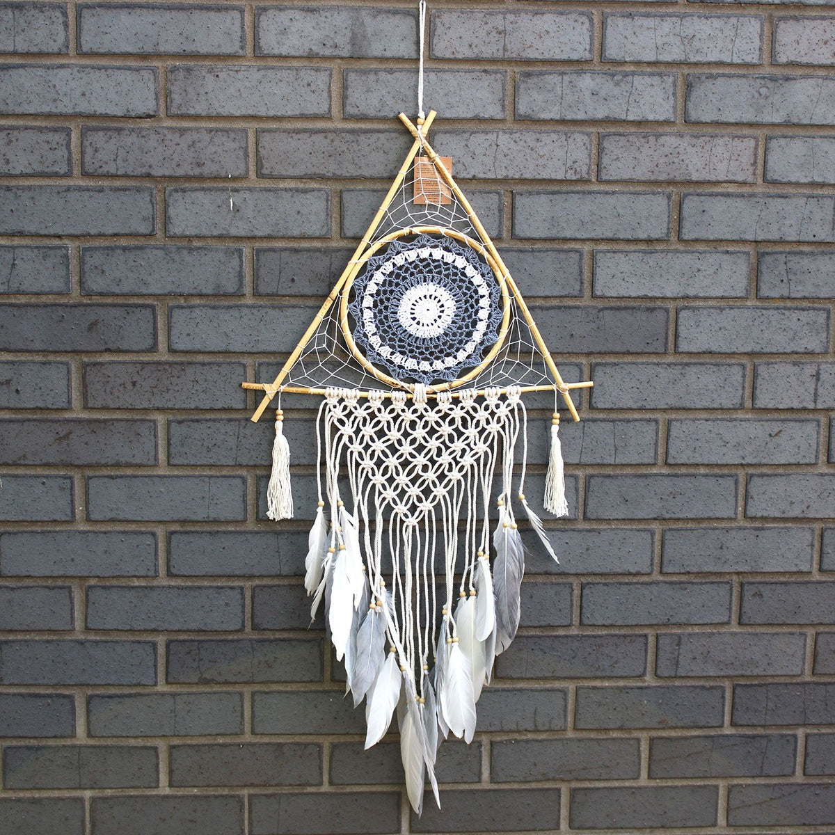 Traumfänger Makramee groß – Pyramide – Weiß/Grau