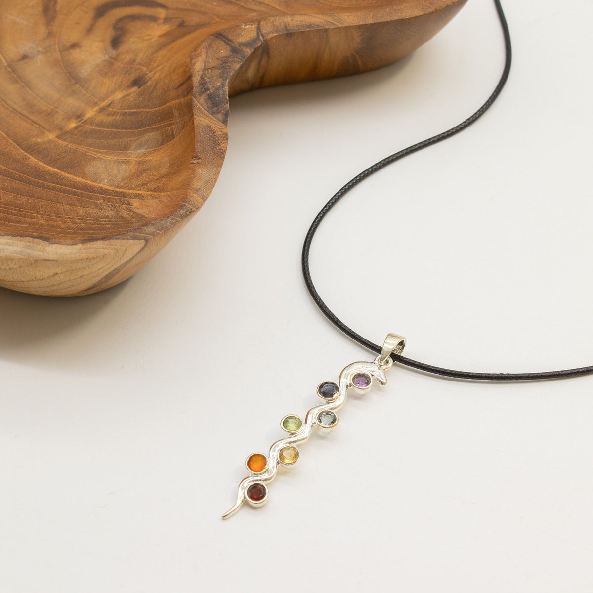 Anhänger – Devotional versilbert Kordel – Schlangen-Chakra
