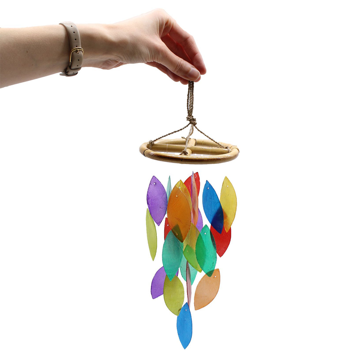 Windspiel Capiz – Regenbogenblätter & Bambus