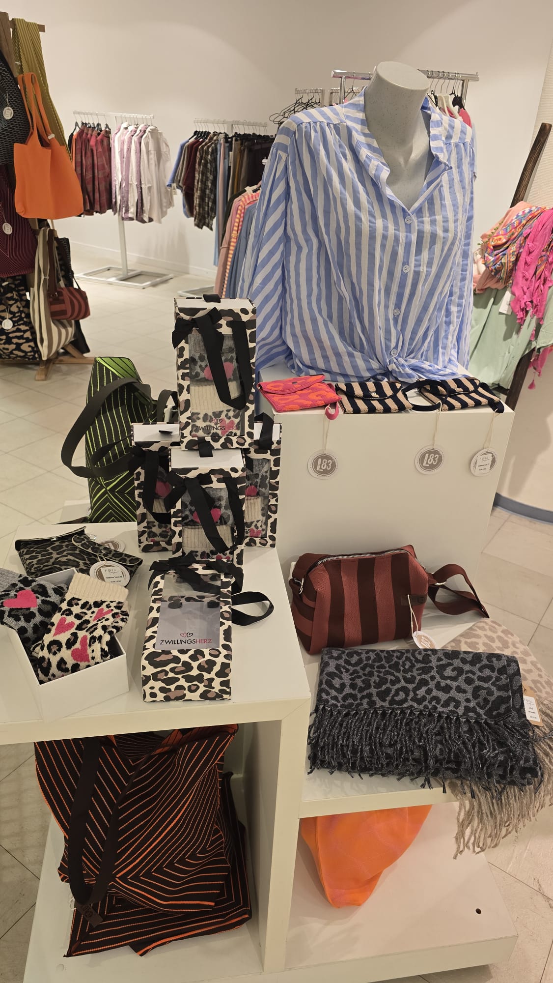 Taschen, Schals & Accessoires