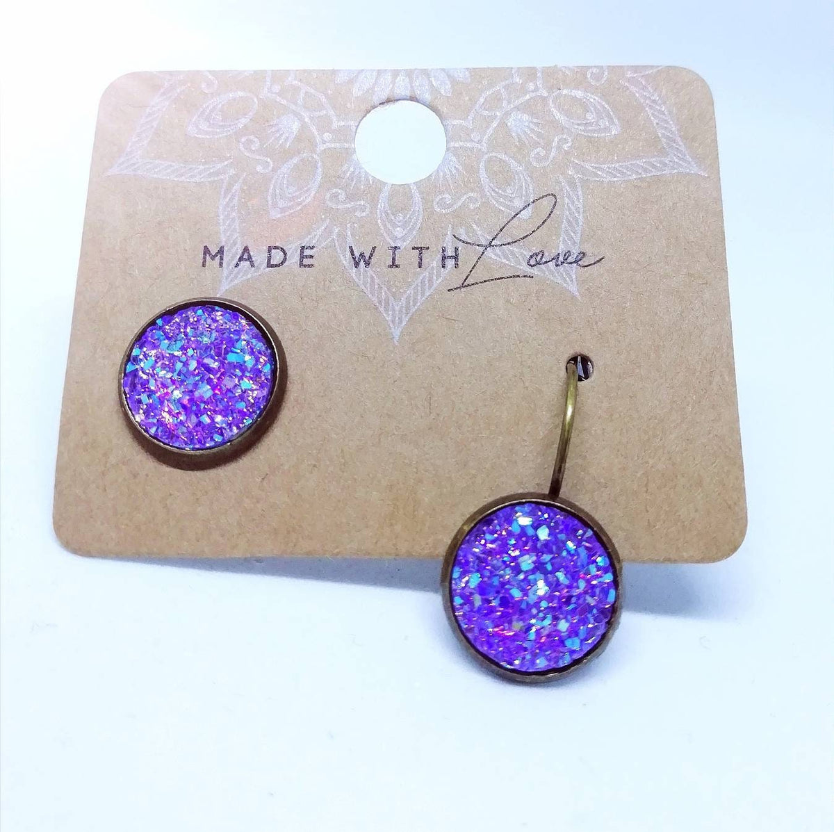 Ohrringe „Resincabochon Druzy Lila“ – 12 mm