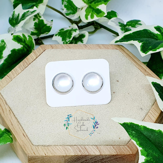 Ohrringe „Mondsteinoptik Weiß“ – 10 mm