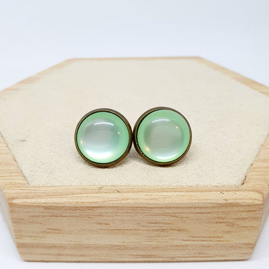 Ohrringe „Mintgrün Hellgrün“ – 12 mm