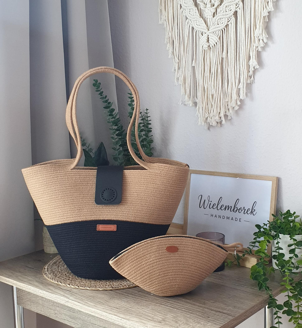 Schwarz & Beige