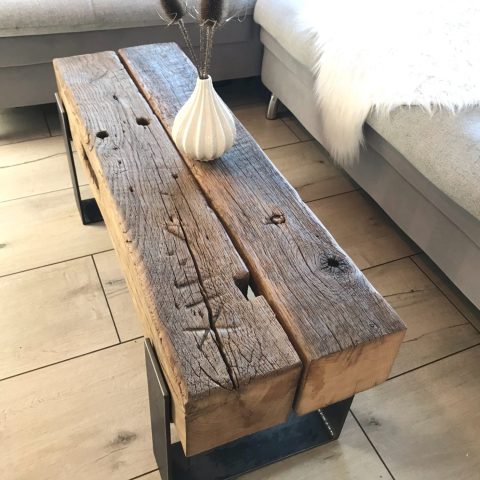 Couchtisch aus Eichenbalken