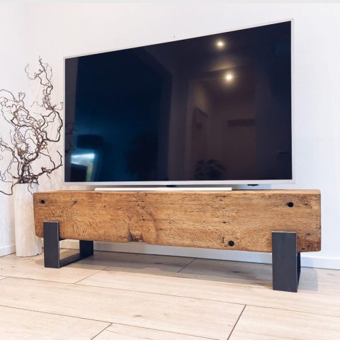 TV-Board aus Eiche & Stahl