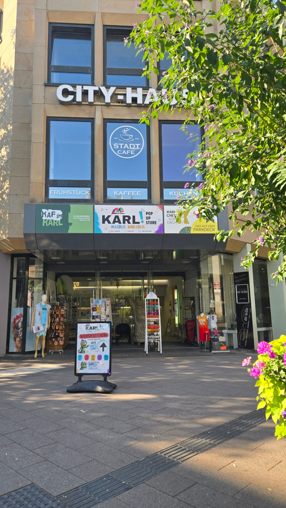 Eingangsbereich des KARL an der Bahnhofstraße – Platz für Promotion-Tage