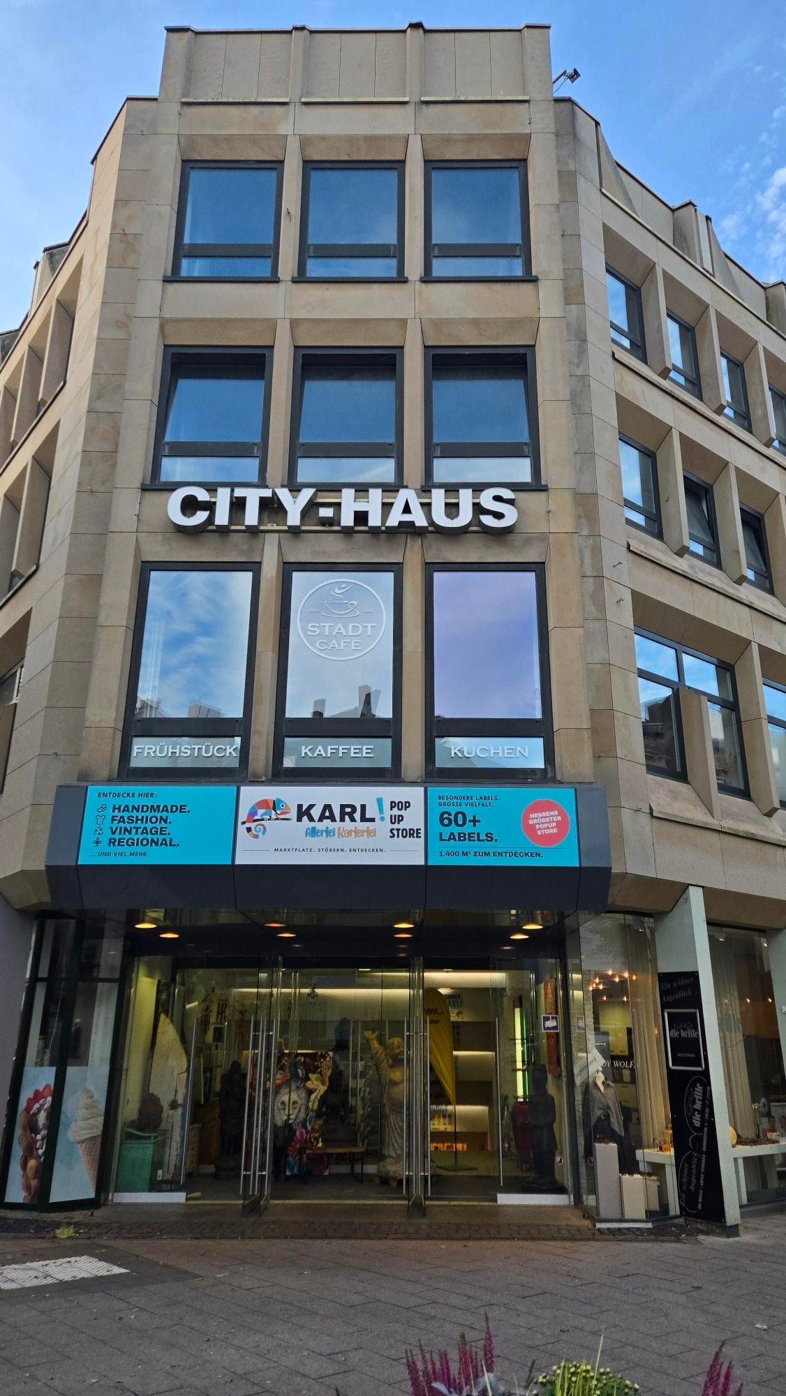 Eingang KARL PopUp Store im City-Haus, Lindenstraße 12, 36037 Fulda