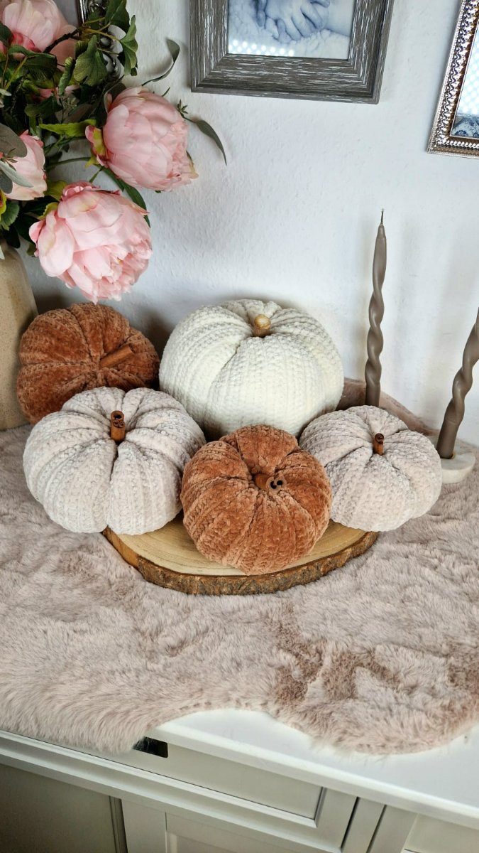 Kürbis aus Chenille-Garn