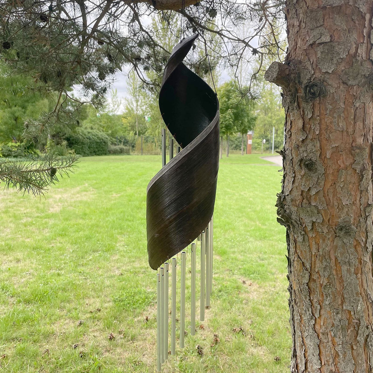 Windspiel aus Kokosblatt – Schokobraun