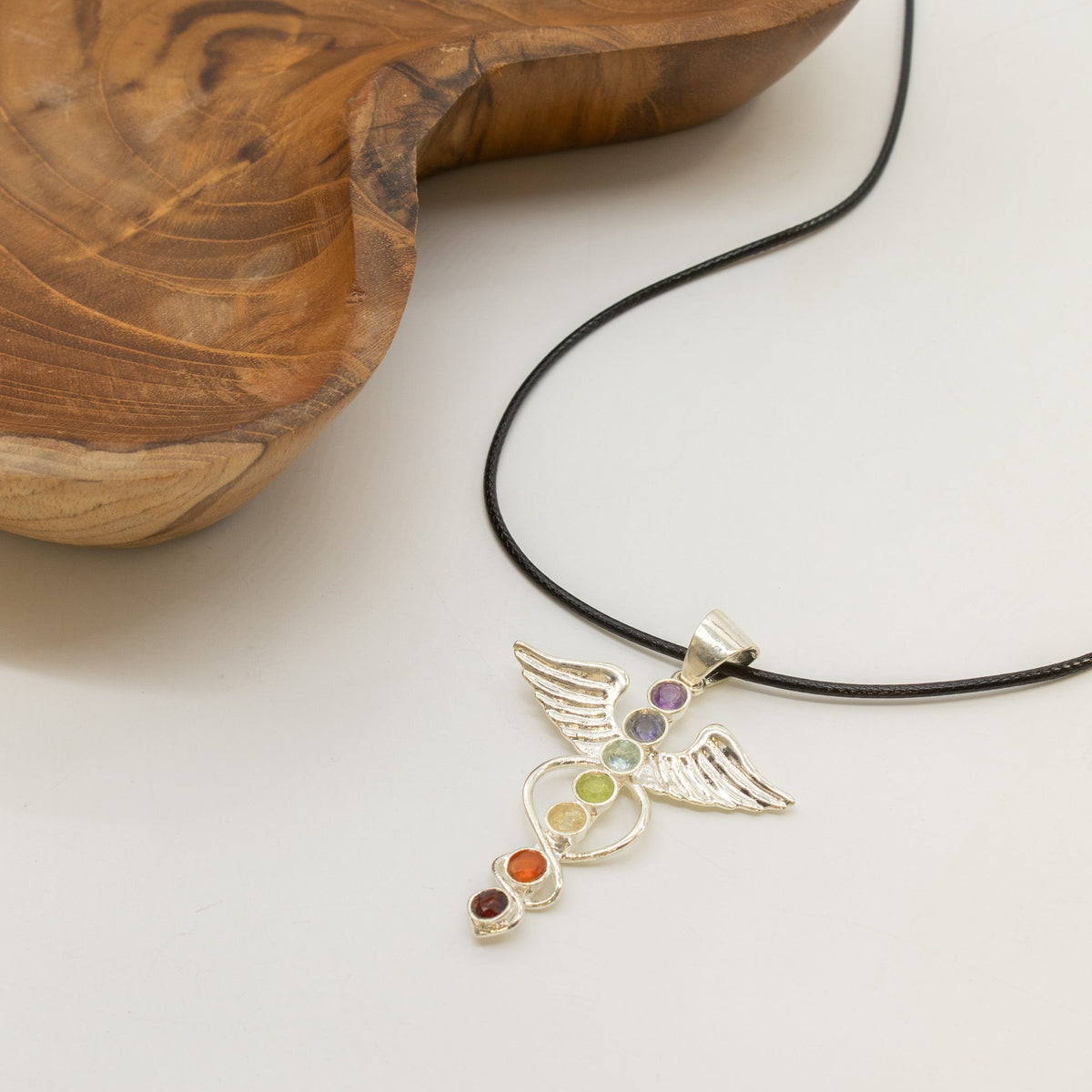 Anhänger – Devotional versilbert Kordel – Engel-Chakra